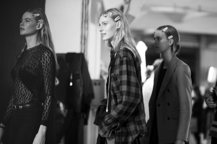 versace-milan-fashion-week-spring-summer-2016-backstage-180