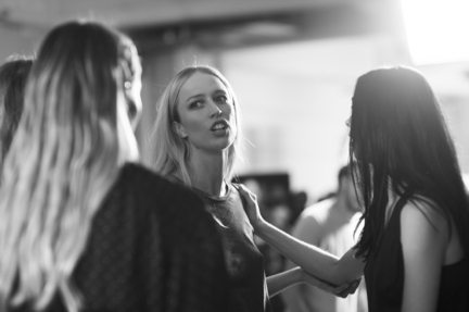versace-milan-fashion-week-spring-summer-2016-backstage-194