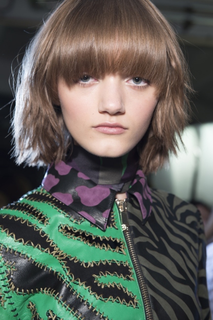 versace-milan-fashion-week-spring-summer-2016-backstage-227