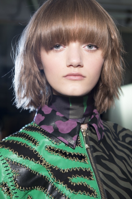 versace-milan-fashion-week-spring-summer-2016-backstage-228