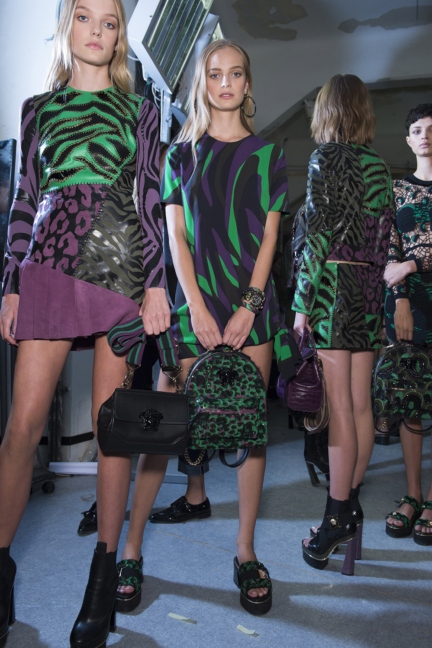 versace-milan-fashion-week-spring-summer-2016-backstage-241