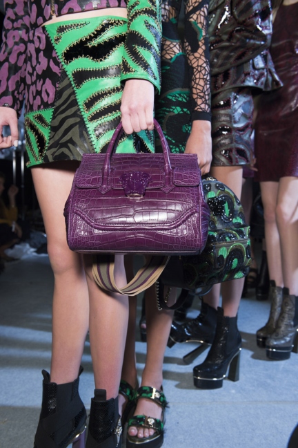 versace-milan-fashion-week-spring-summer-2016-backstage-243