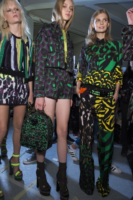 versace-milan-fashion-week-spring-summer-2016-backstage-270