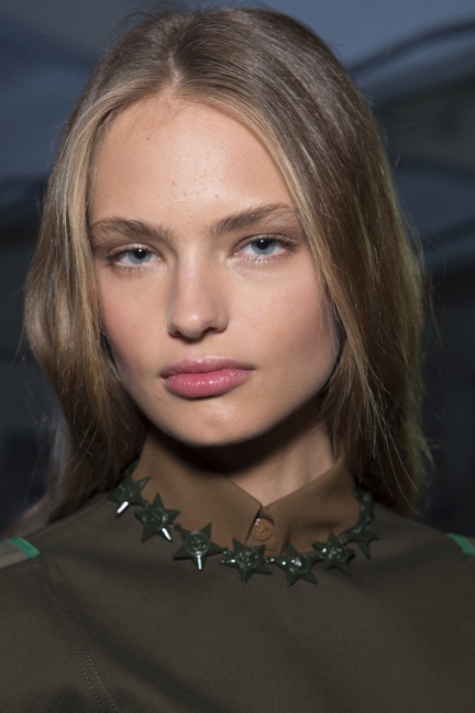 versace-milan-fashion-week-spring-summer-2016-backstage-47
