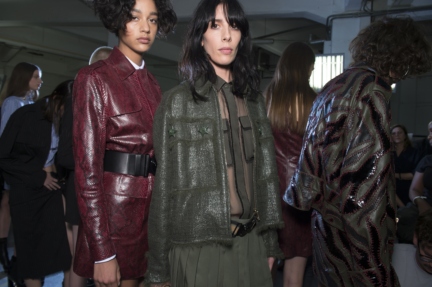 versace-milan-fashion-week-spring-summer-2016-backstage-58