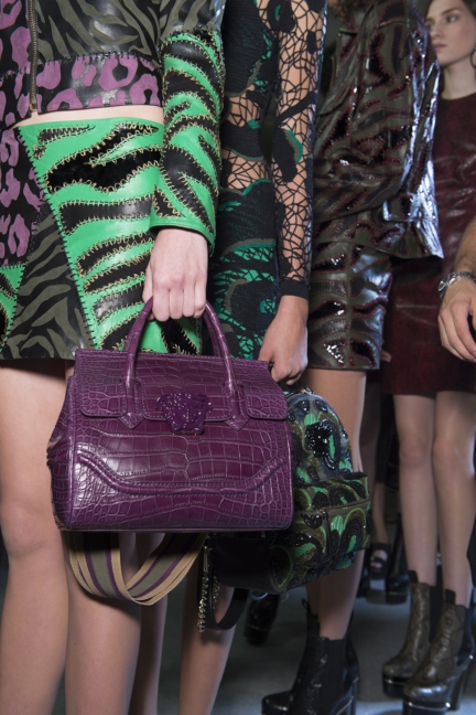 versace-milan-fashion-week-spring-summer-2016-backstage-85