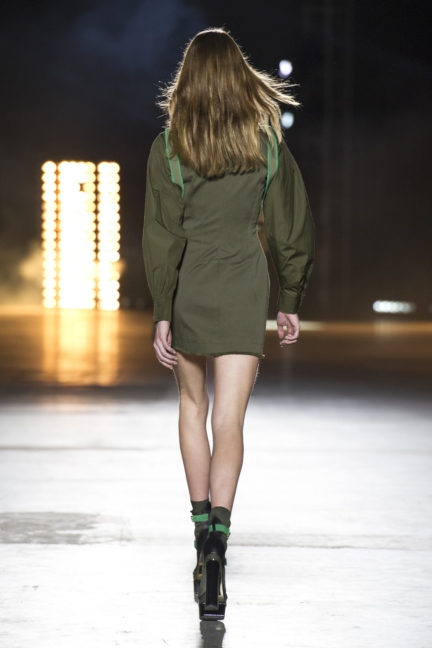 versace-women_ss16_look-6r