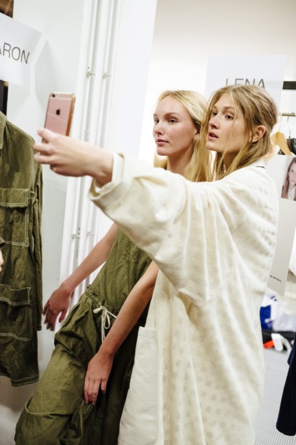 miaoran-milan-mens-ss-17-backstage-15