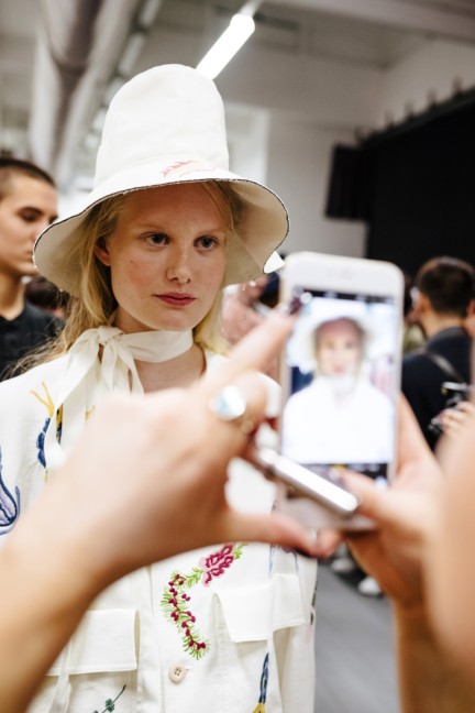 miaoran-milan-mens-ss-17-backstage-18