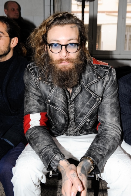 cedric-charlier-milan-men-aw-17-front-row-19