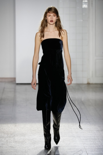 cedric-charlier-milan-men-aw-17-runway-26