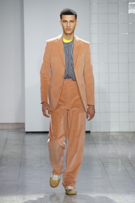 cedric-charlier-milan-men-aw-17-runway-43