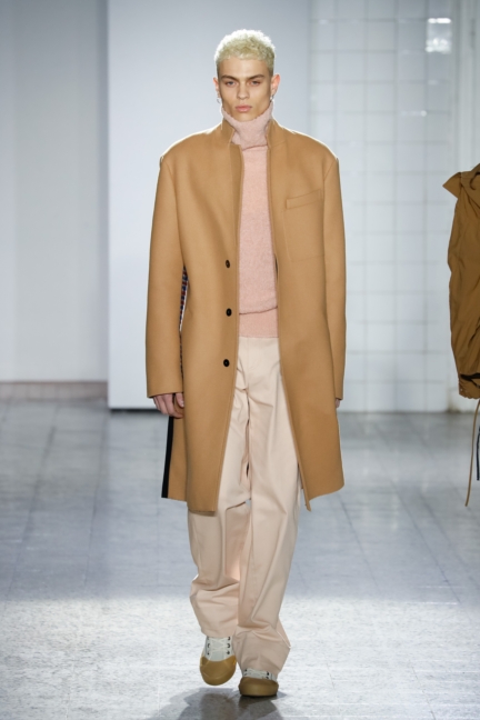 cedric-charlier-milan-men-aw-17-runway-47