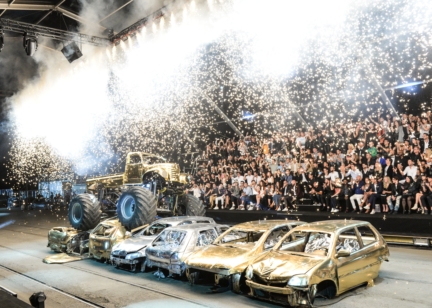 philipp-plein-men_s-ss16-fashion-show-atmosphere-bfanyc-9