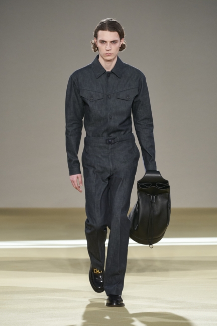 ferragamo-m-fw20-03