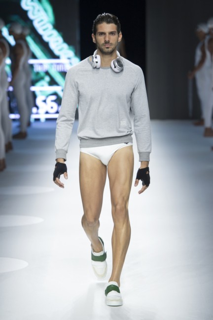 dirk-bikkembergs-milan-mens-spring-summer-2015-16