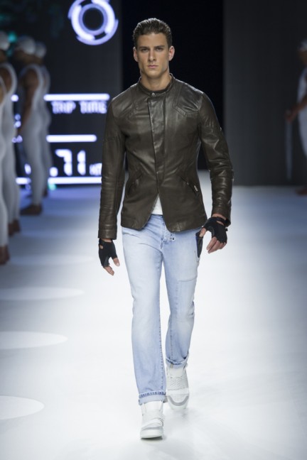 dirk-bikkembergs-milan-mens-spring-summer-2015-25