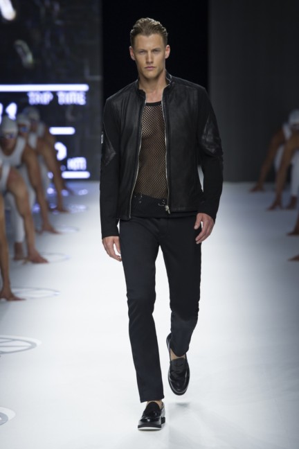dirk-bikkembergs-milan-mens-spring-summer-2015-28