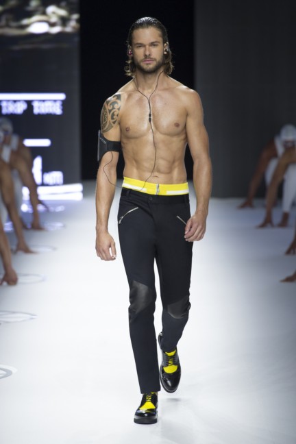 dirk-bikkembergs-milan-mens-spring-summer-2015-36