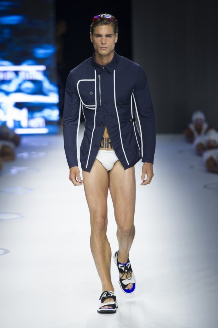 dirk-bikkembergs-milan-mens-spring-summer-2015-9