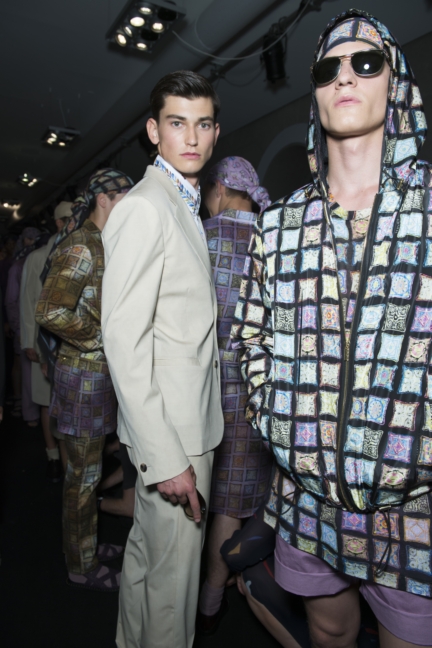 ss16-versacebackstage-002