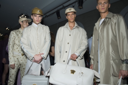 ss16-versacebackstage-010