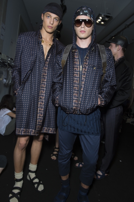 ss16-versacebackstage-111