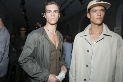 ss16-versacebackstage-139