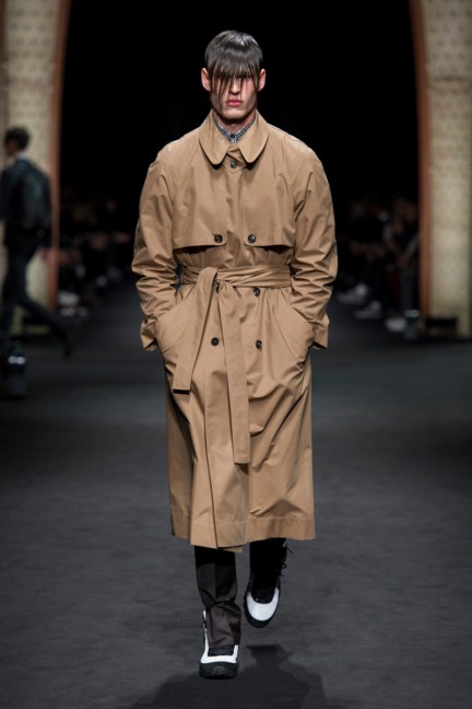 versace_men_fw17_-13