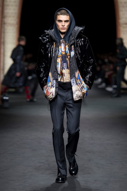 versace_men_fw17_-36