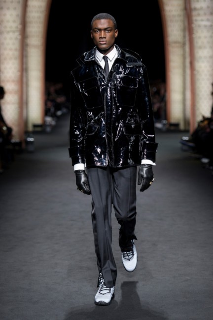 versace_men_fw17_-40