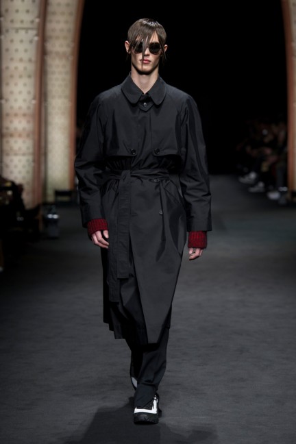 versace_men_fw17_-9