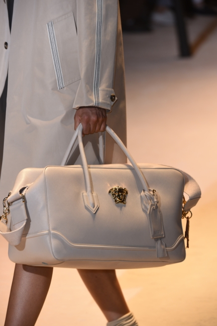 versace-milan-mens-spring-summer-2016-details-19