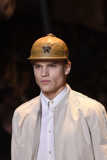 versace-milan-mens-spring-summer-2016-details-20