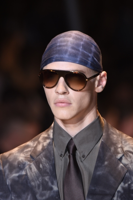 versace-milan-mens-spring-summer-2016-details-27