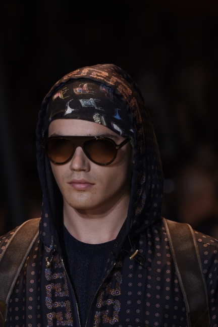versace-milan-mens-spring-summer-2016-details-34