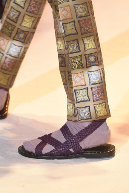 versace-milan-mens-spring-summer-2016-details-44
