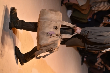versace-milan-mens-spring-summer-2016-details-52