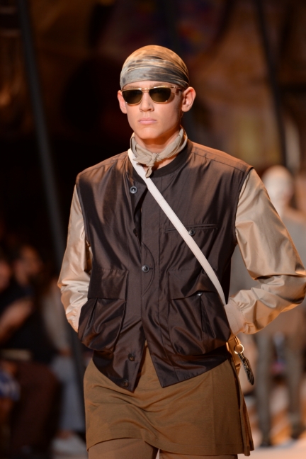 versace-milan-mens-spring-summer-2016-details-72