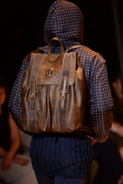 versace-milan-mens-spring-summer-2016-details-74