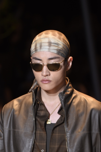 versace-milan-mens-spring-summer-2016-details-9