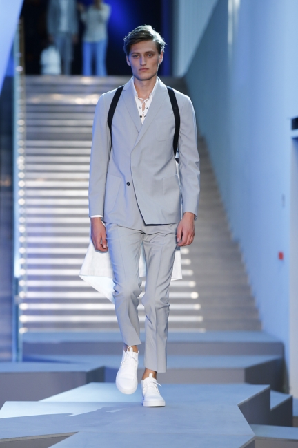 look_0001_1