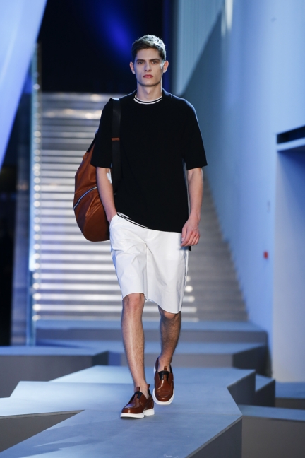 look_0016
