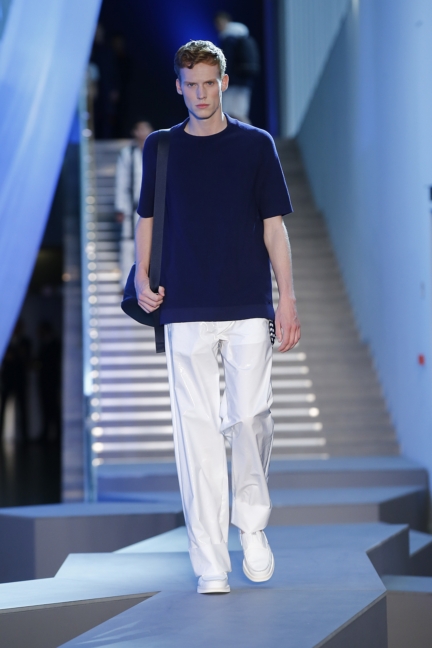 look_0025