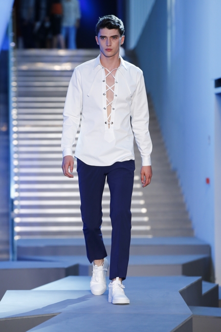 look_0026