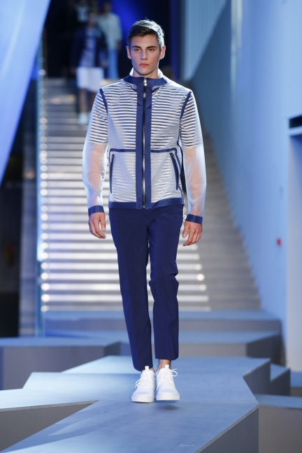 look_0029