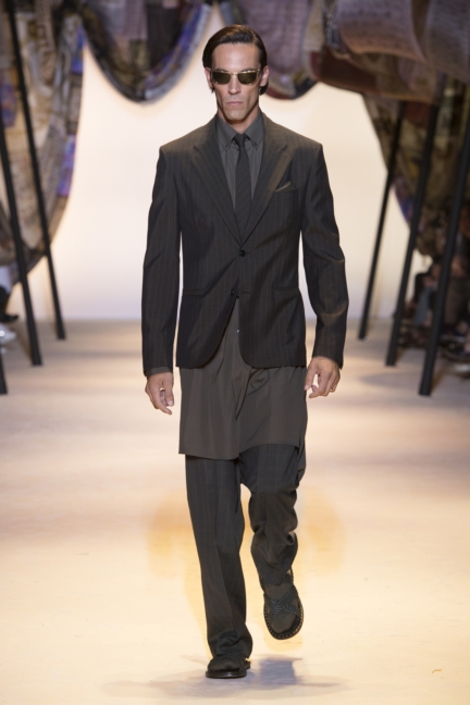versace-mens-ss16_look-1