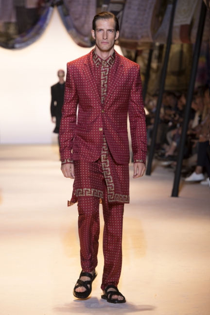 versace-mens-ss16_look-2
