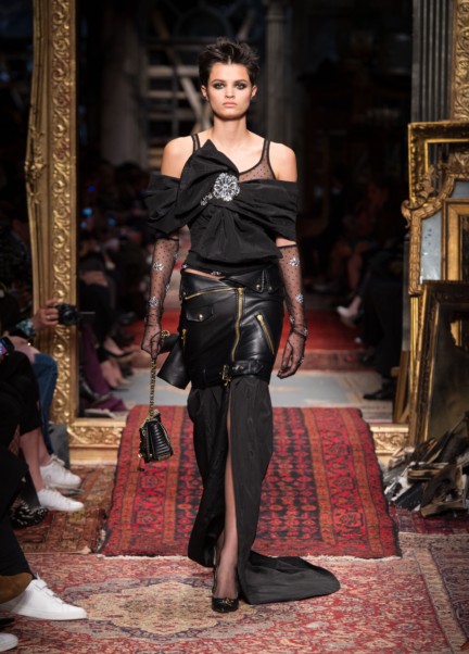 moschino-milan-fashion-week-aw-16-10