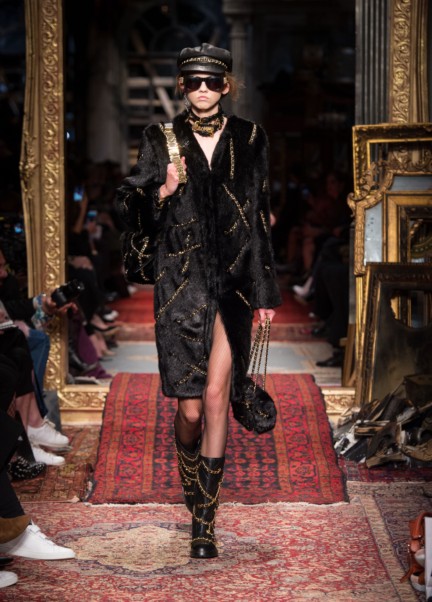 moschino-milan-fashion-week-aw-16-28